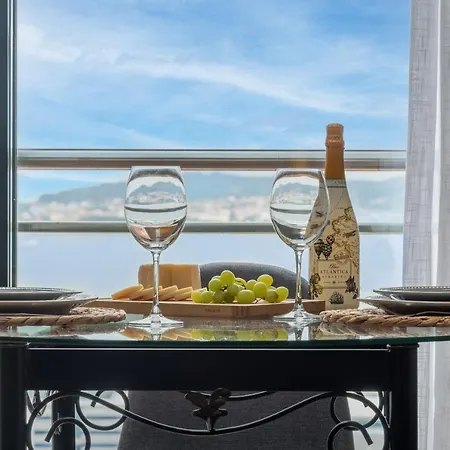 Apartamento ático Céntrico Con Vistas Al Mar